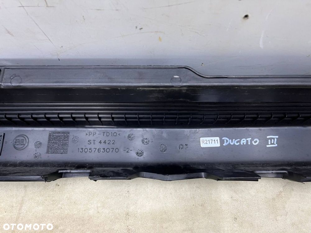 Zderzak tylny Fiat Ducato Jumper Movano C Boxer ProMaster Proace Max 06r.- tył środek próg 4XPDC - 16