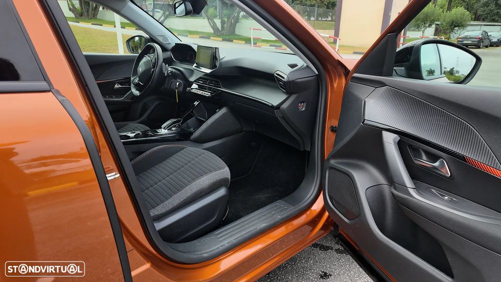 Peugeot 2008 PureTech 130 EAT8 GT - 26