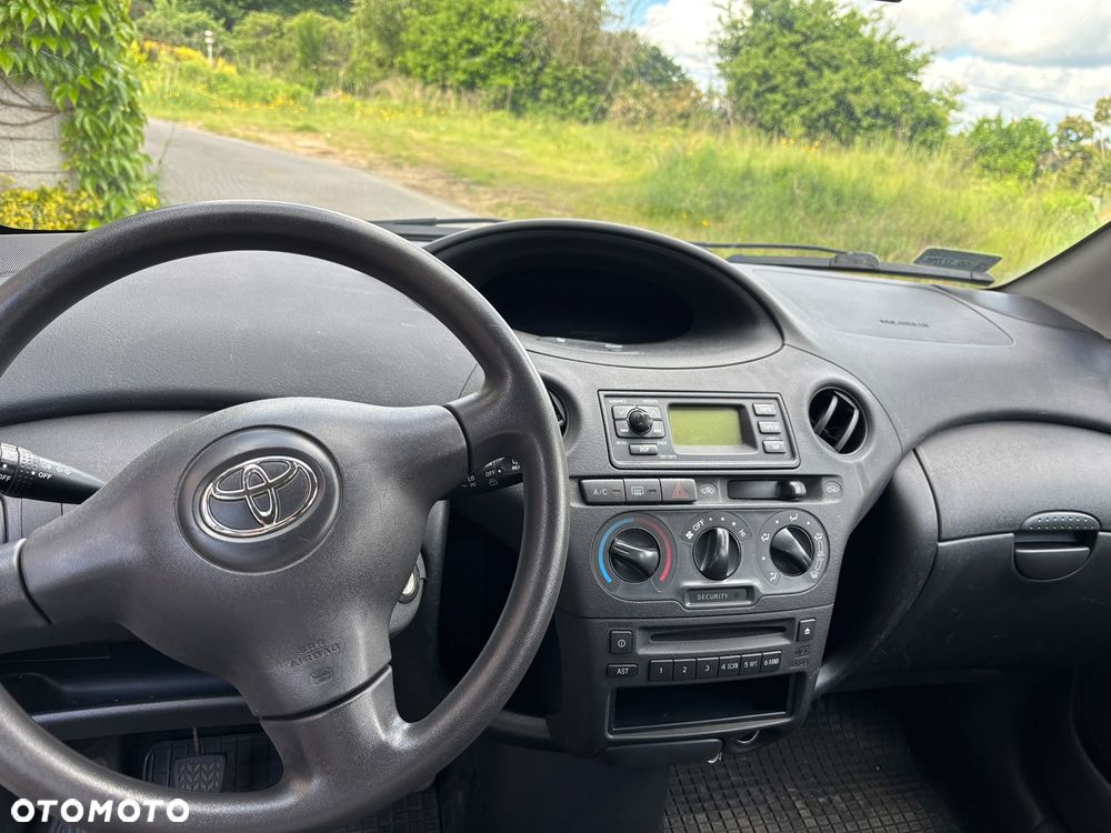 Toyota Yaris 1.3 Sol - 6