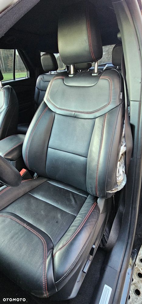 Ford Explorer EcoBoost Plug-in Hybrid ST-LINE - 16