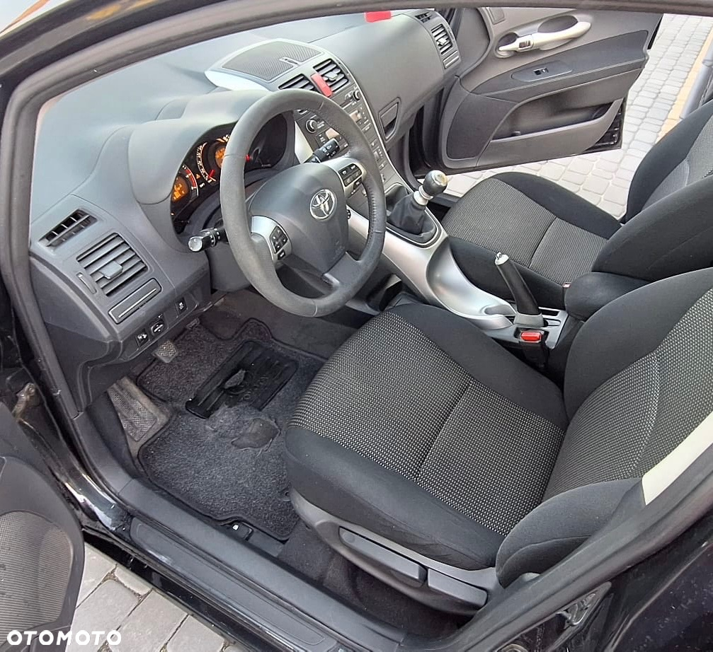 Toyota Auris 1.6 Sol - 6