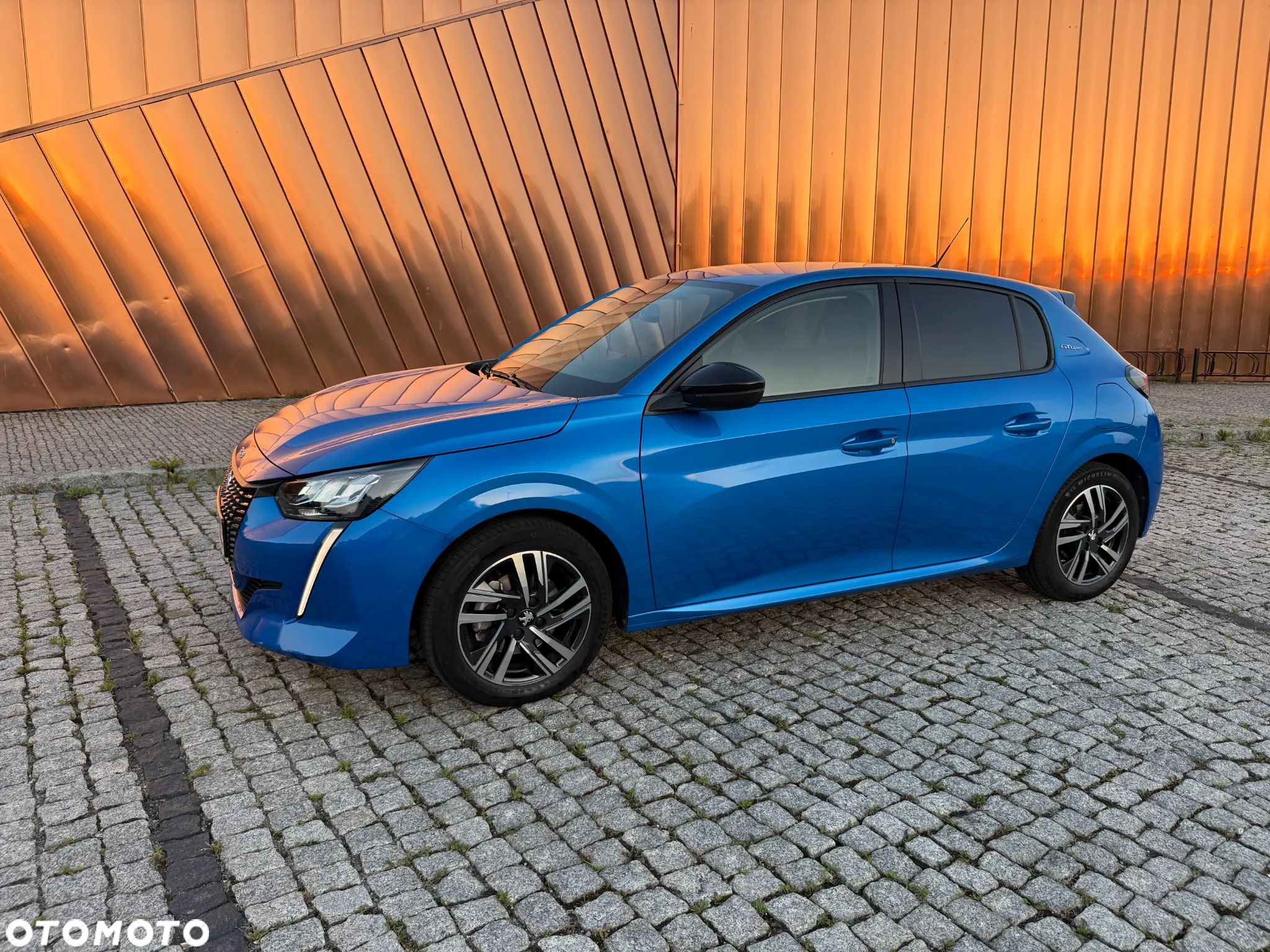 Peugeot 208 - 1