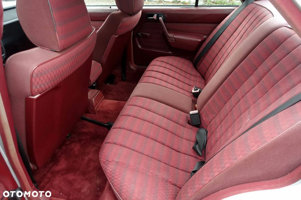 Mercedes-Benz W201 (190) - 15