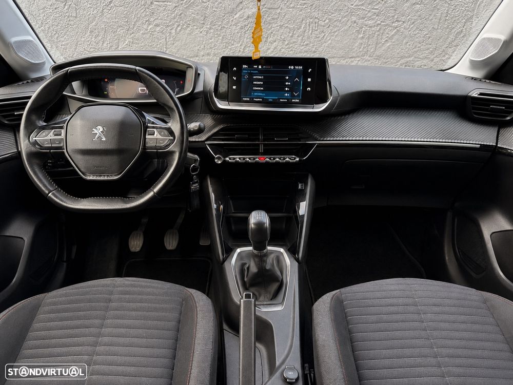 Peugeot 208 - 6