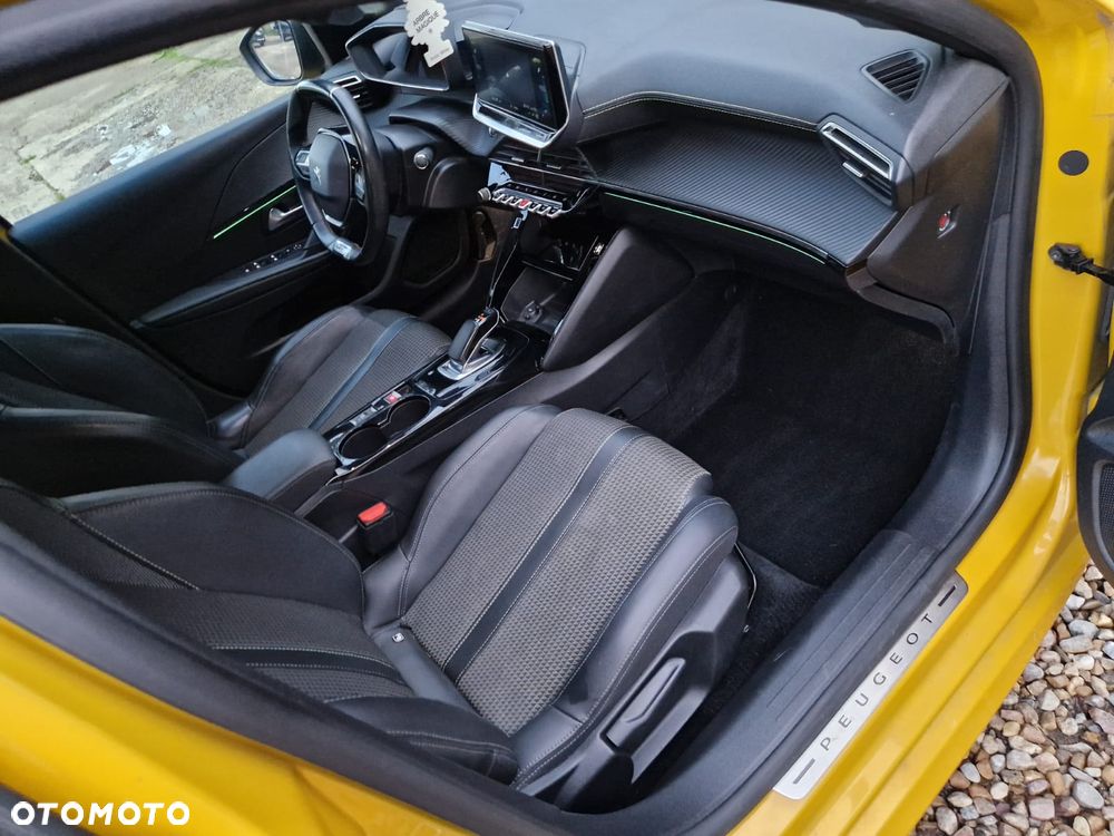 Peugeot 208 - 11