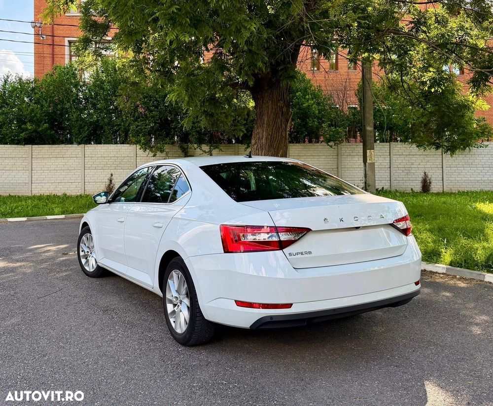 SKODA Superb 2022 — imagine 4