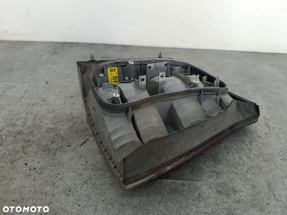 LAMPA TYLNA PRAWA OPEL VECTRA C 13157647 HATCHBACK - 6