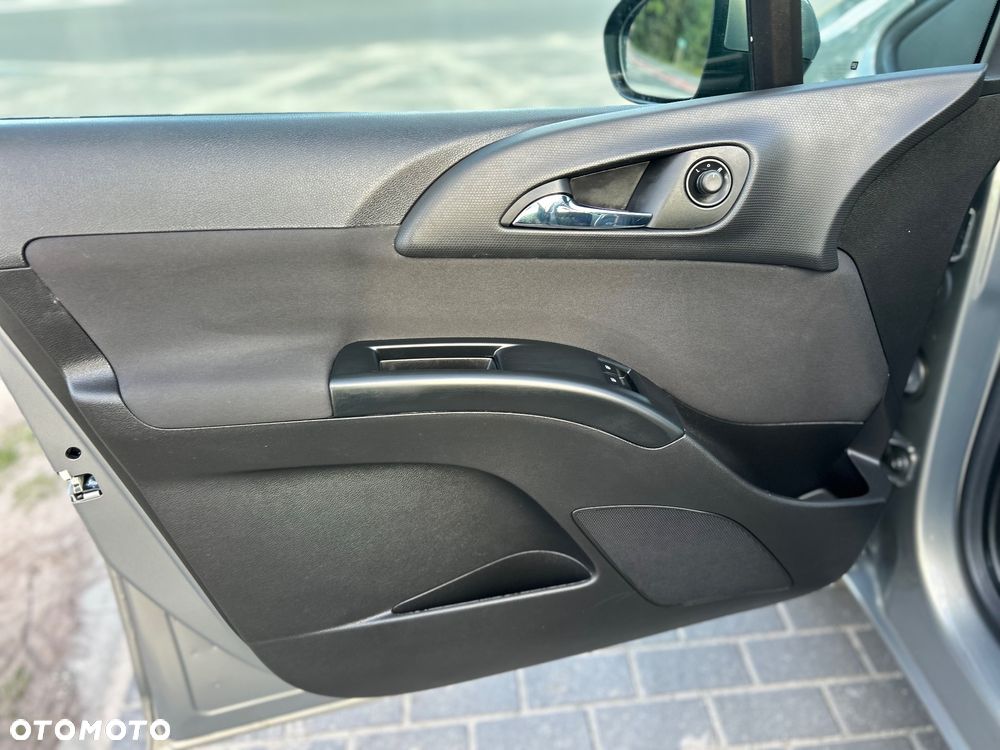 Opel Meriva - 17