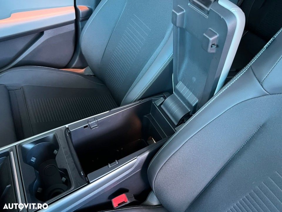 Ford Explorer RWD 52 kWh Standard Range Style - 29