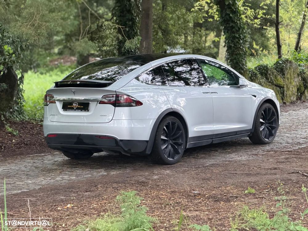 Tesla Model X 100D - 21
