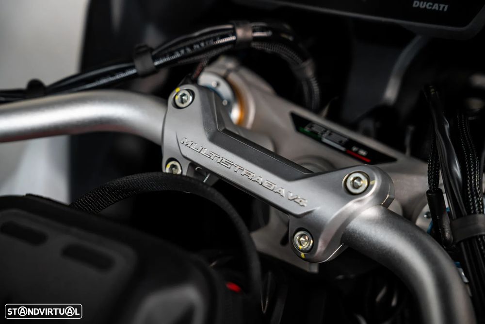Ducati Multistrada V4 S - 1
