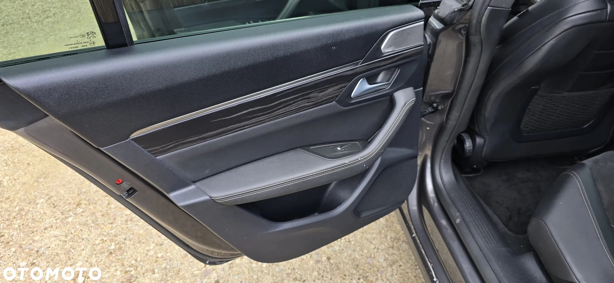 Peugeot 508 SW Plug-In Hybrid 225 e-EAT8 Allure - 31
