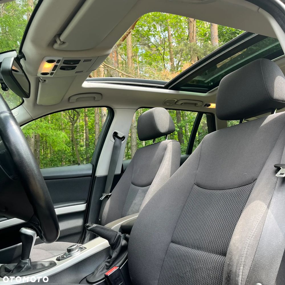 BMW Seria 3 320i - 11