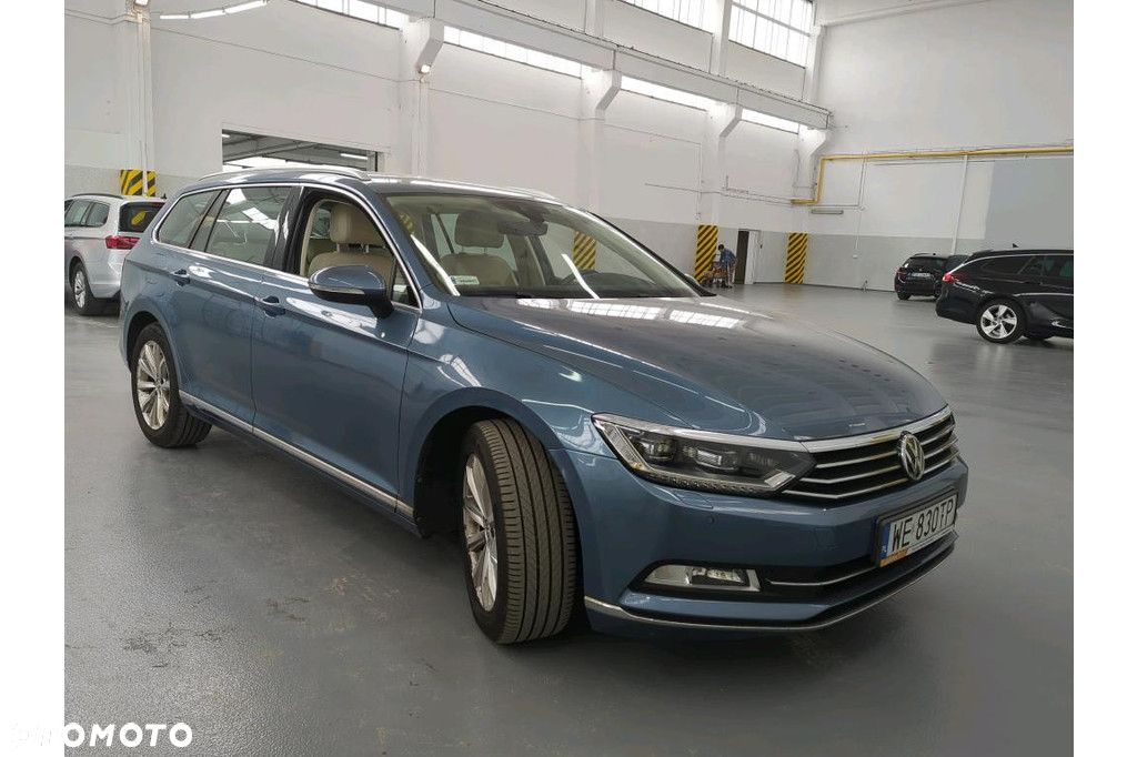 Volkswagen Passat - 4
