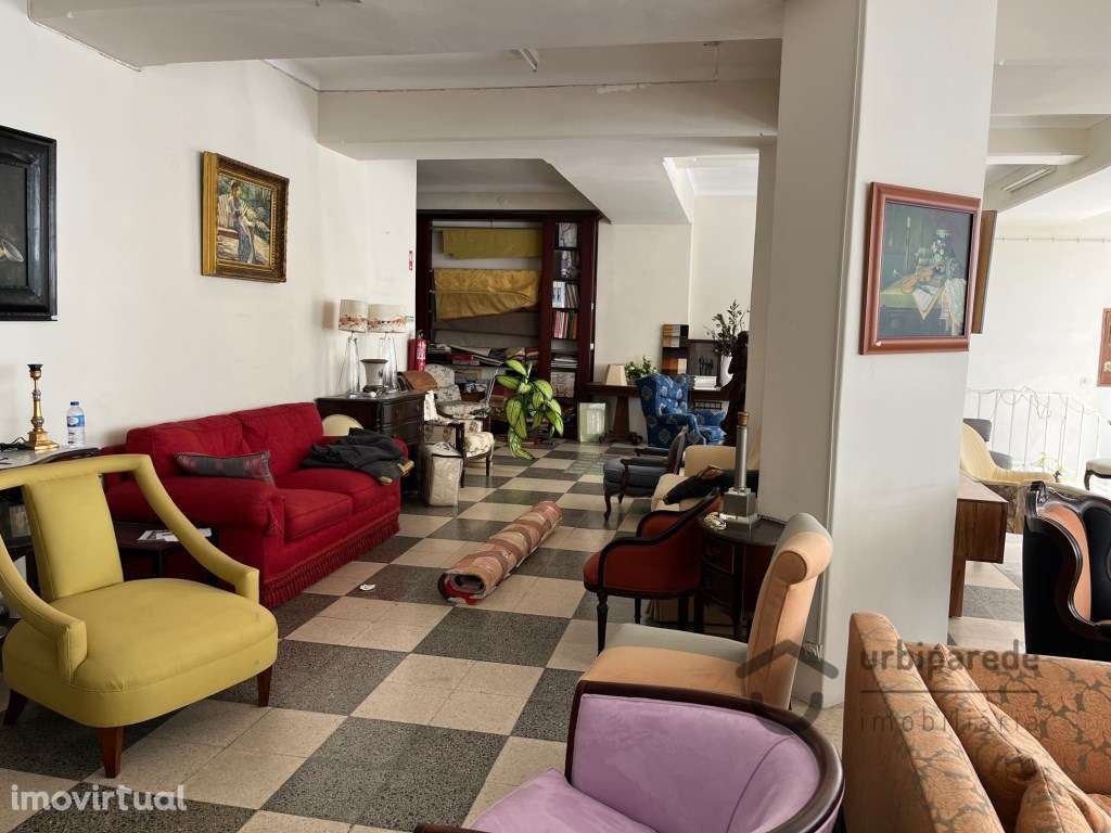 Loja em Oeiras com 400m2, com dois pisos, disponível. - Grande imagem: 5/24