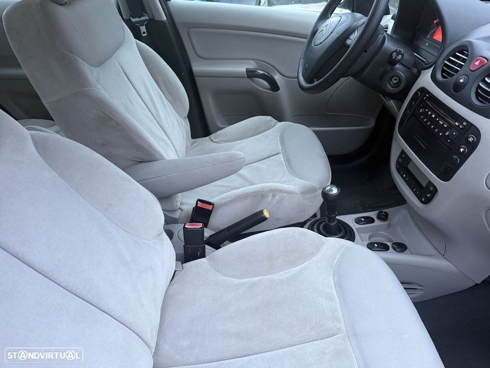 Citroën C3 1.4 Exclusive - 25