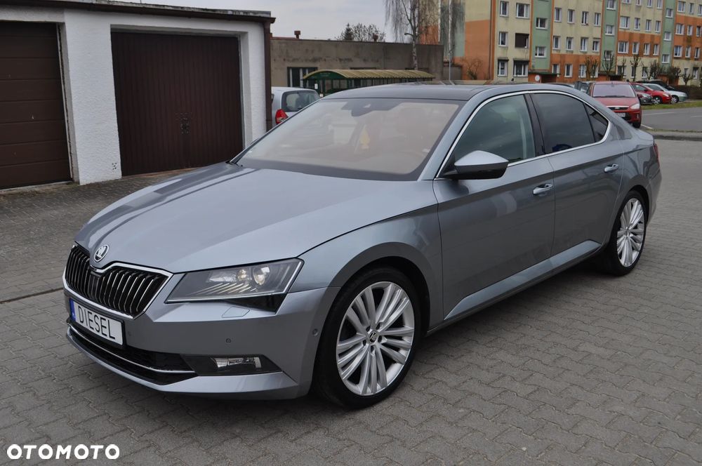 Skoda Superb 2.0 TDI DSG Premium Edition - 2