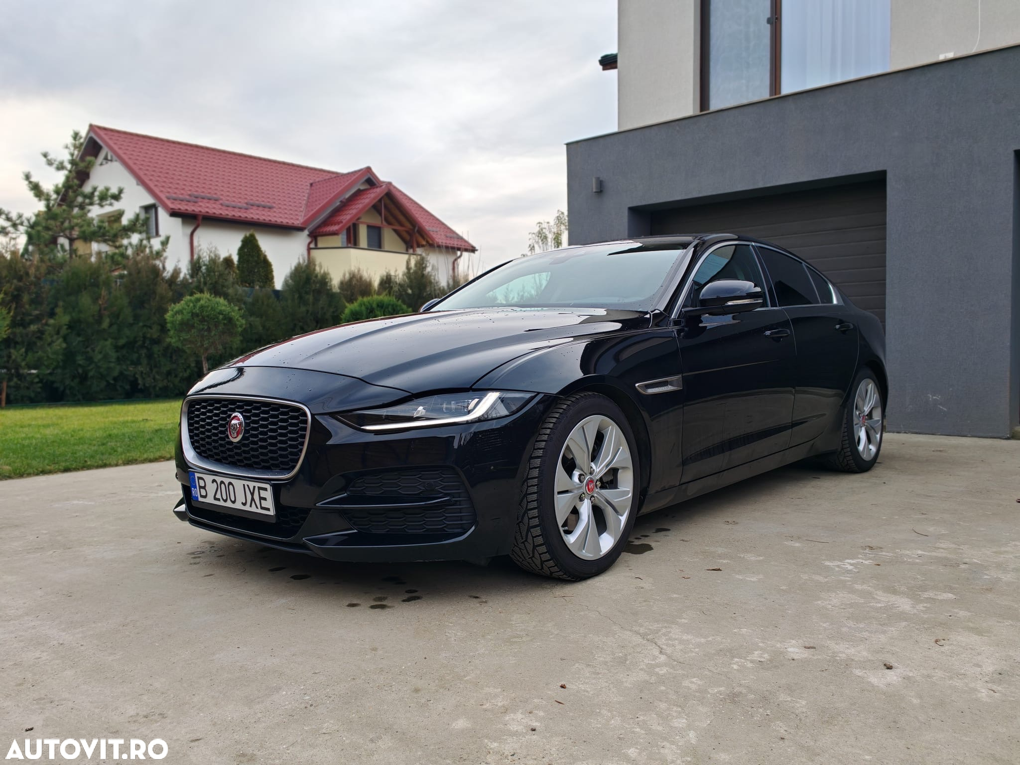 Jaguar XE P250 Aut. S - 8