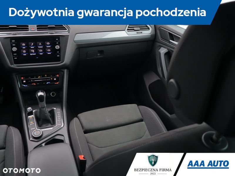 Volkswagen Tiguan - 10