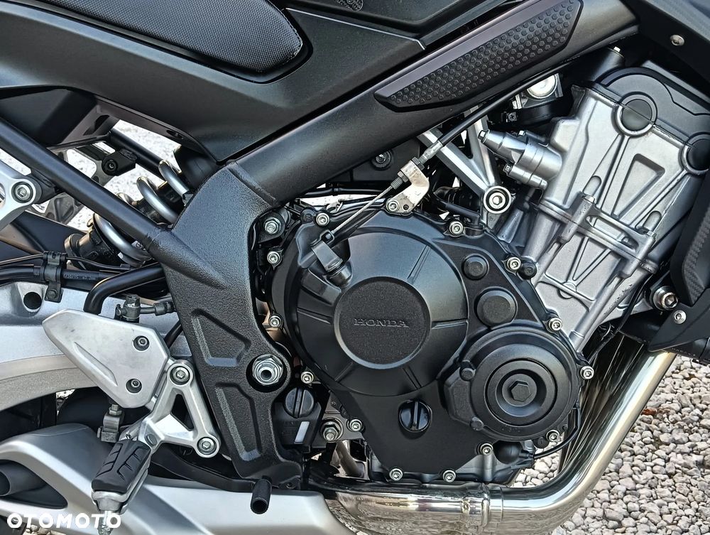Honda CB - 16