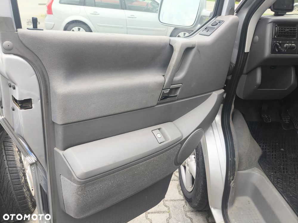 Volkswagen Multivan - 7