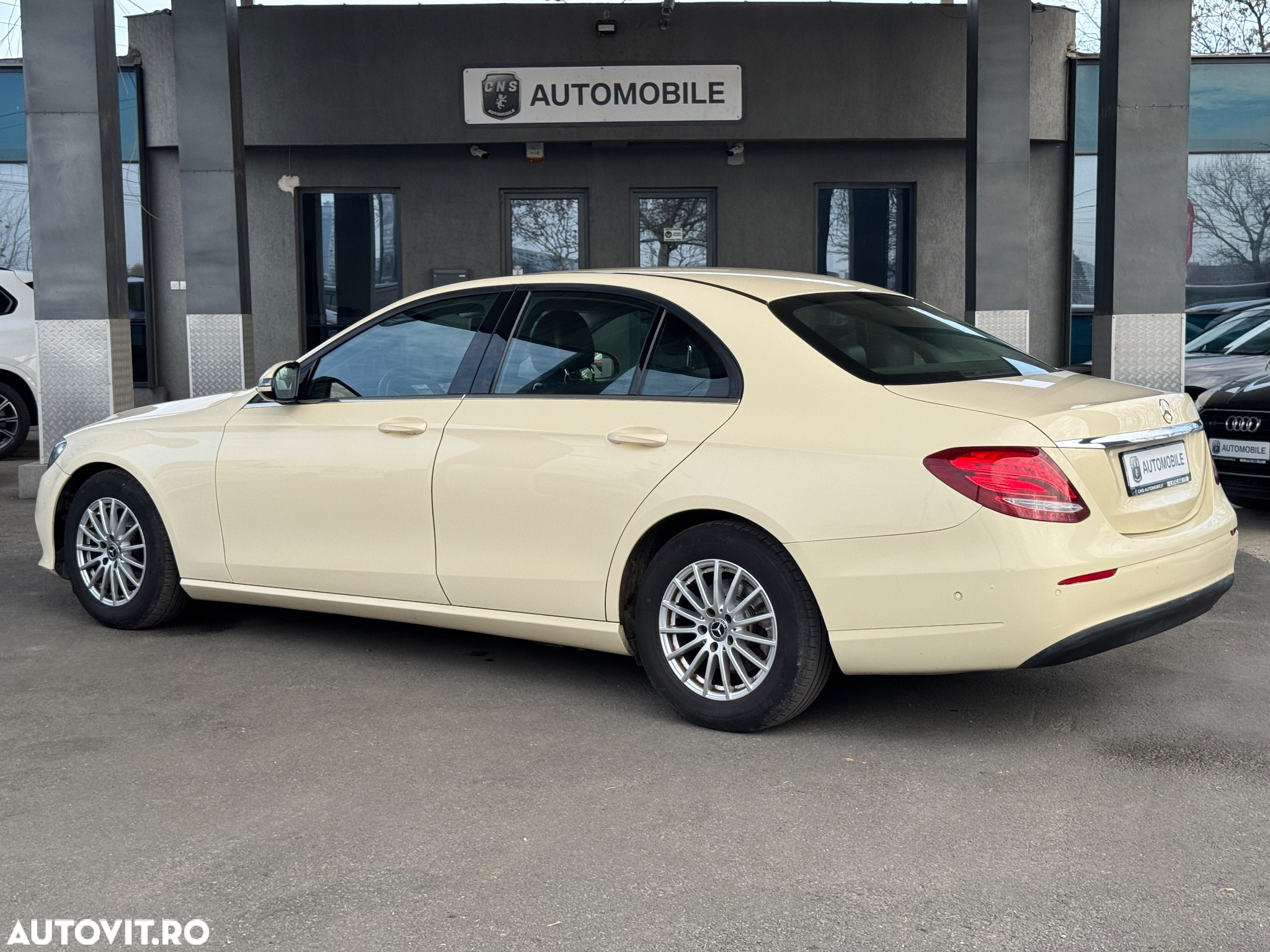 Mercedes-Benz E - 4