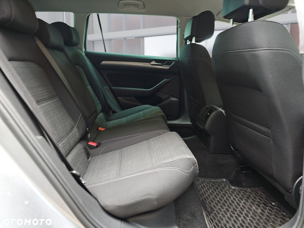 Volkswagen Passat 2.0 TDI EVO Business - 18