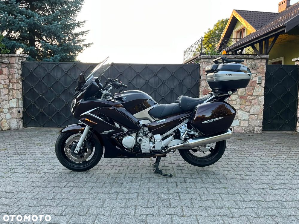 Yamaha FJR - 2