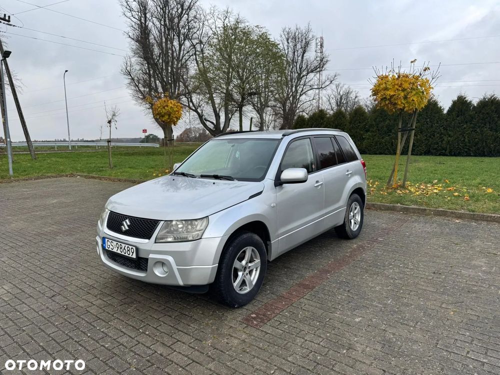 Suzuki Grand Vitara 2.0 - 11