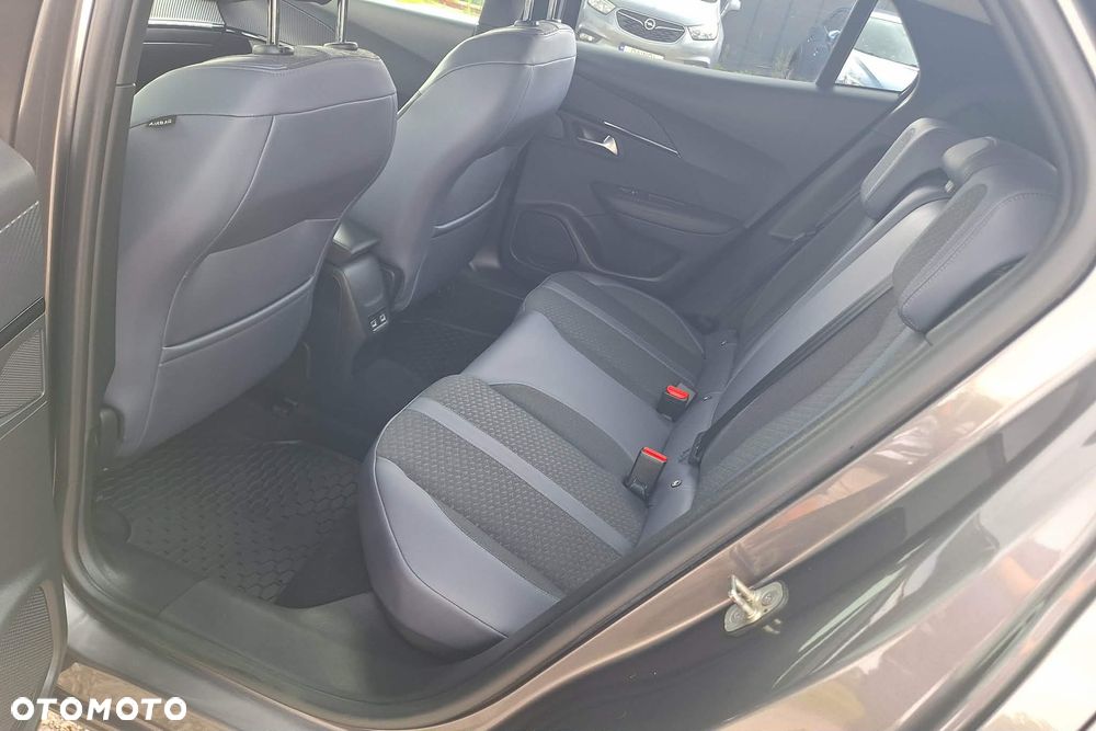 Peugeot 2008 BlueHDi 130 EAT8 Allure Pack - 23