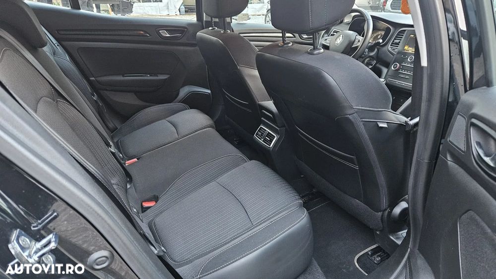 Renault Megane ENERGY TCe 115 Start & Stopp Paris Business - 17