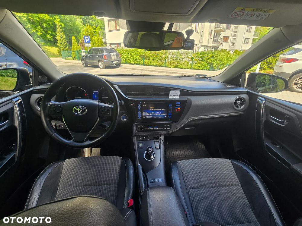 Toyota Auris - 11
