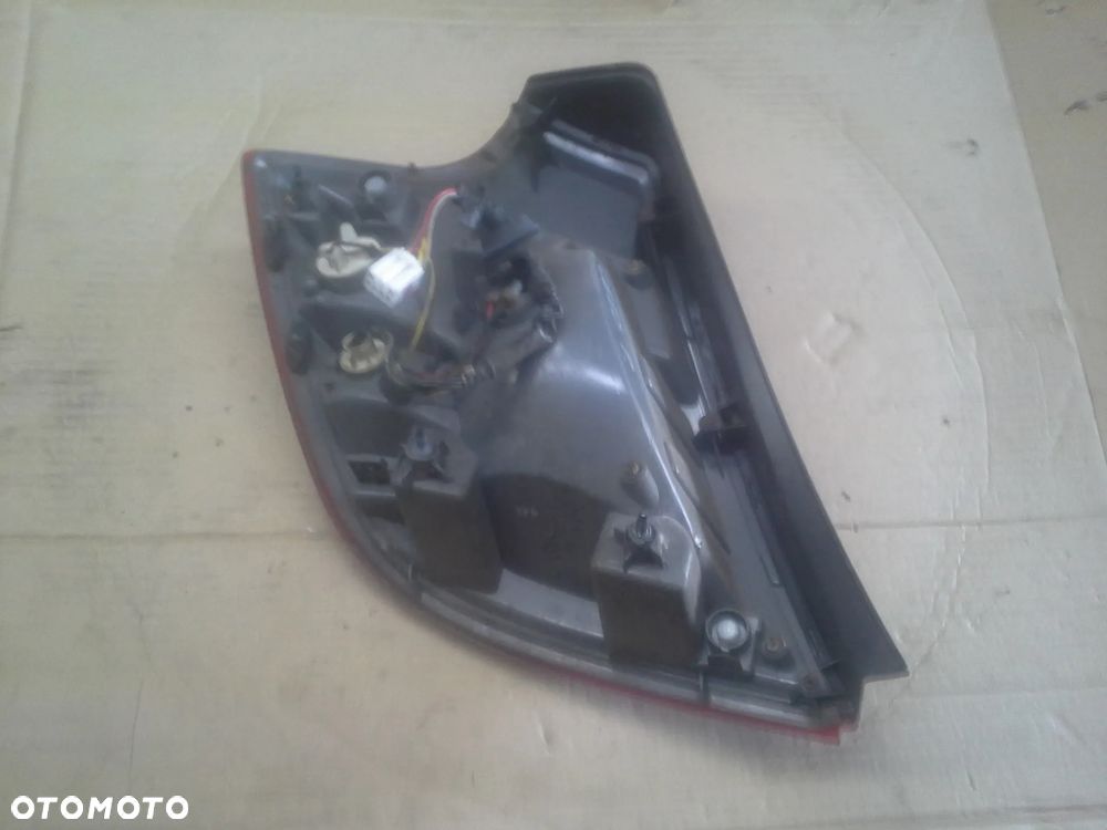 Kia Ceed I 5D HB lampy tylne EU - 4