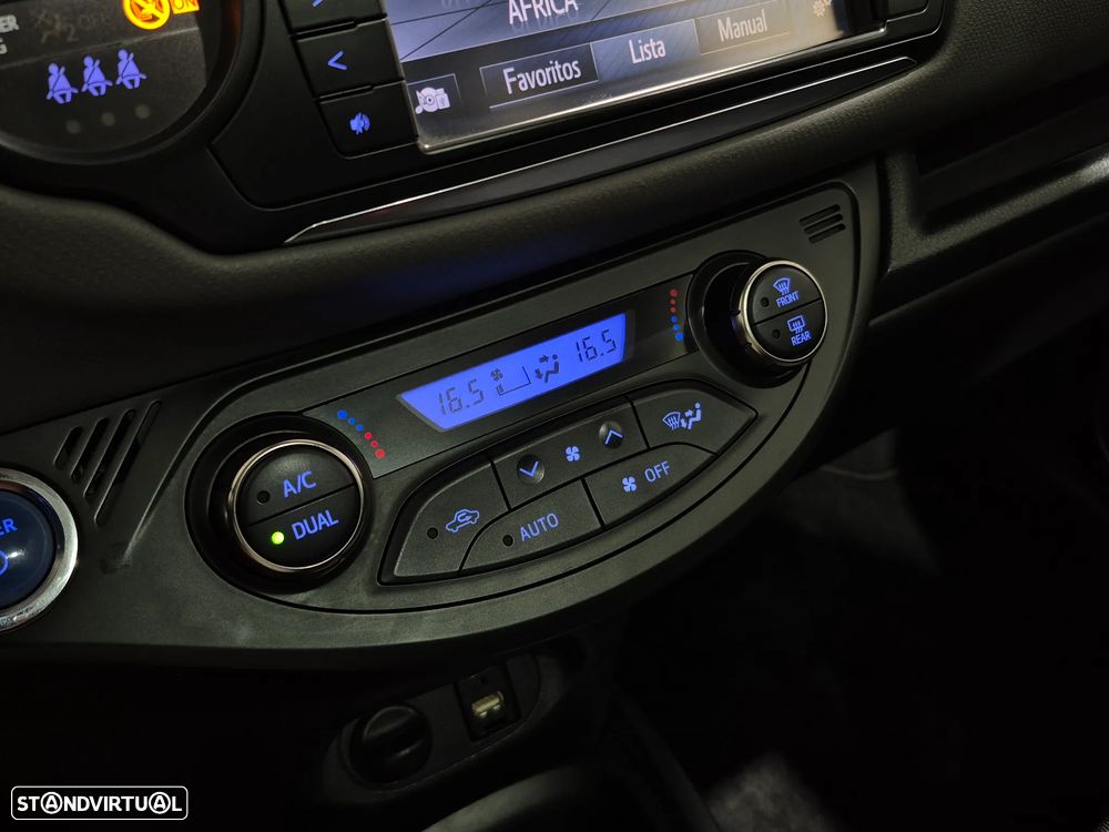 Toyota Yaris 1.5 HSD Comfort +P.Style+P.Techno - 19