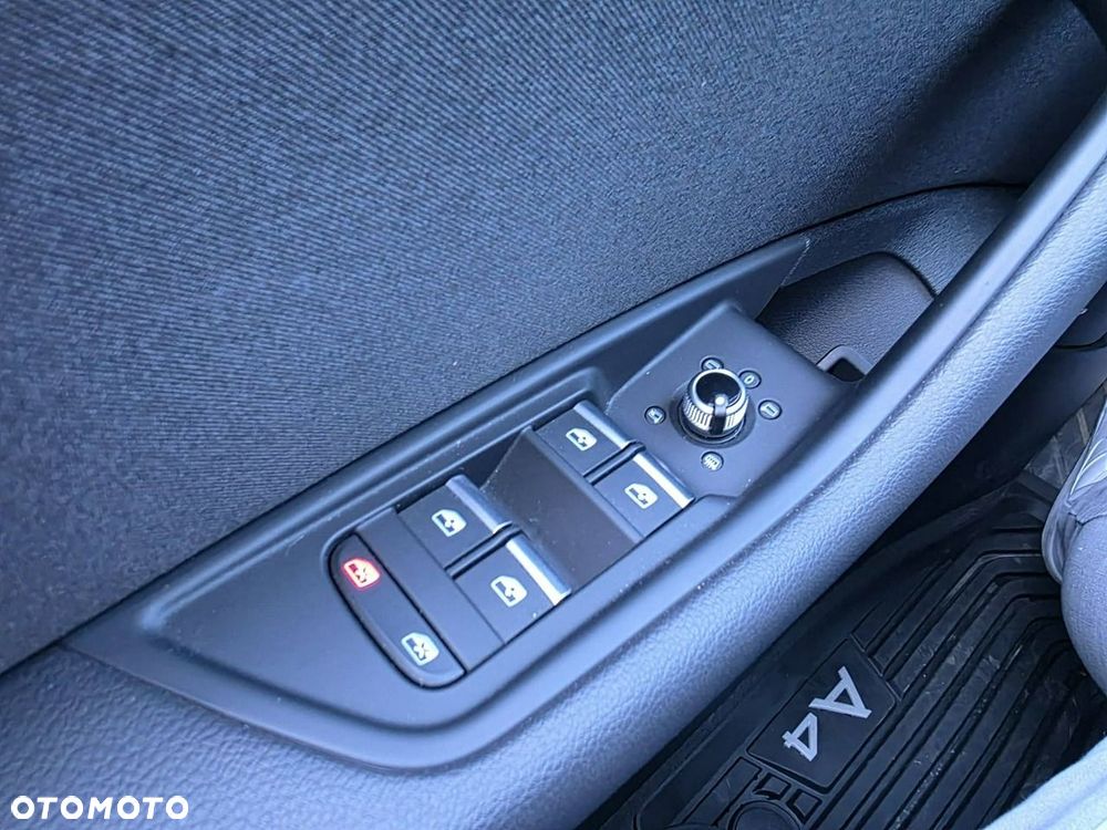 Audi A4 Limousine 40 TFSI S tronic S line - 12