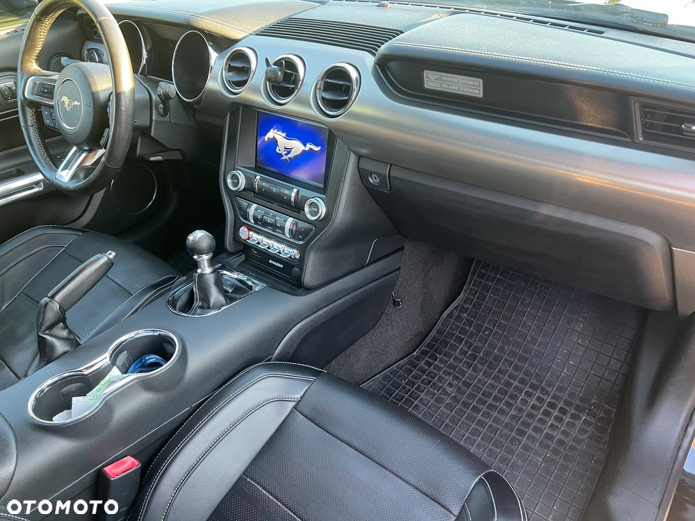 Ford Mustang - 22