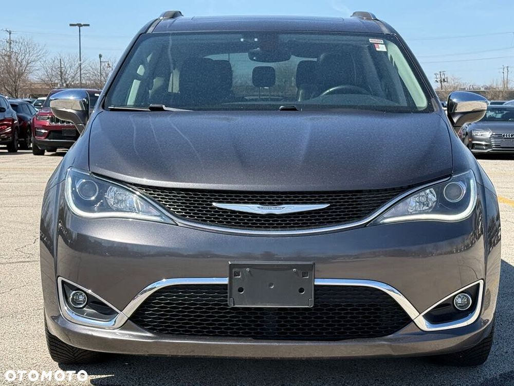 Chrysler Pacifica - 7