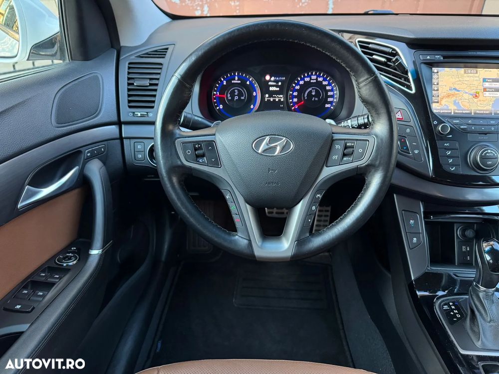 Hyundai i40 Kombi 1.7 CRDi DCT Premium - 13