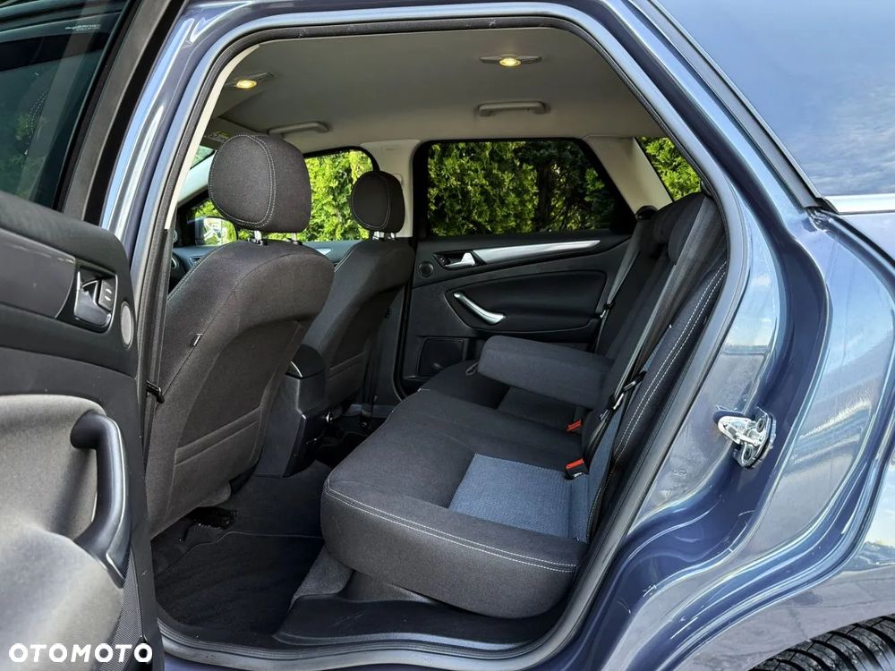 Ford Mondeo - 36