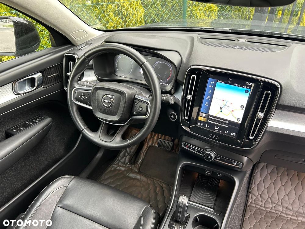 Volvo XC 40 T5 AWD Geartronic Momentum Pro - 23