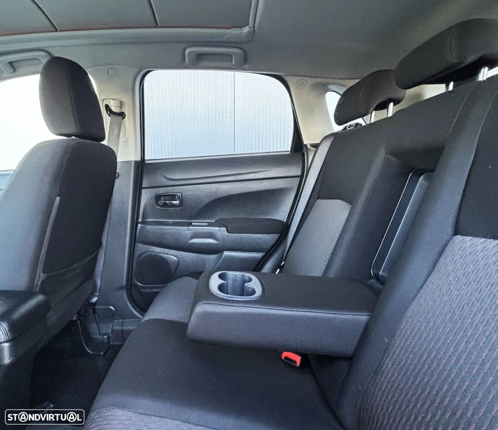 Mitsubishi ASX 1.6 MIVEC Intense Connect Edition - 13