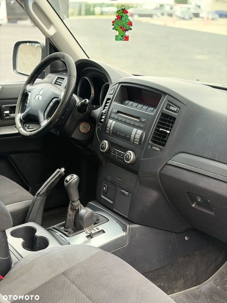 Mitsubishi Pajero - 3