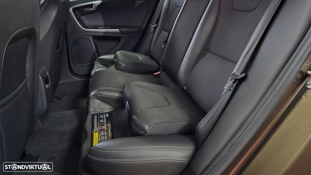 Volvo V60 Cross Country 2.0 D3 Momentum - 51