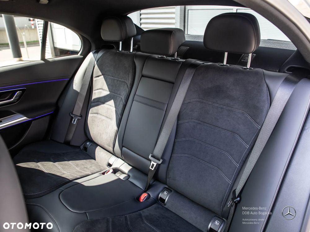 Mercedes-Benz Klasa E 220 d mHEV 4-Matic AMG 9G-Tronic - 13