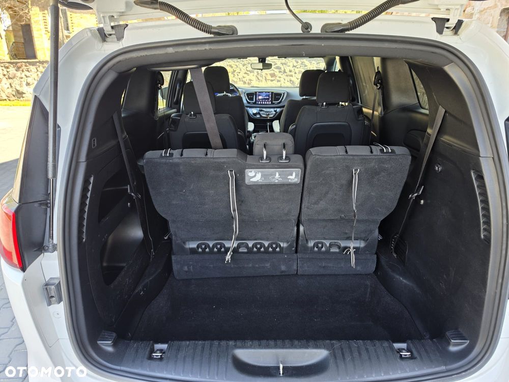 Chrysler Pacifica - 19