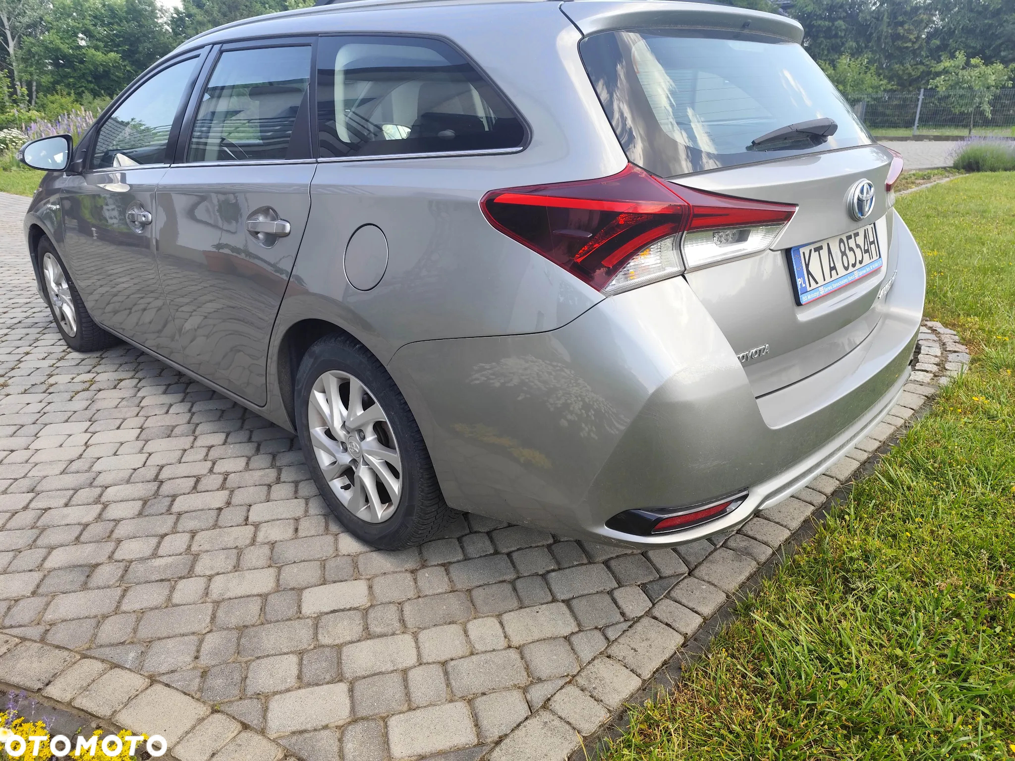 Toyota Auris 1.8 HSD Sol - 4