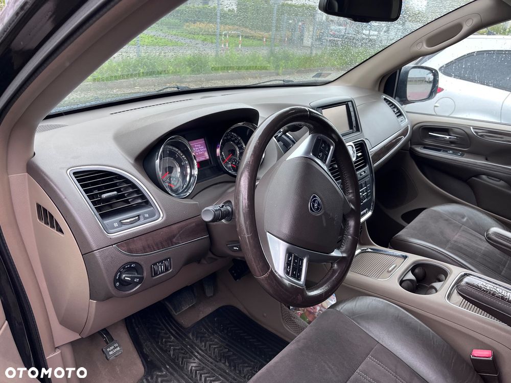 Lancia Voyager 3.6 Platinum - 14