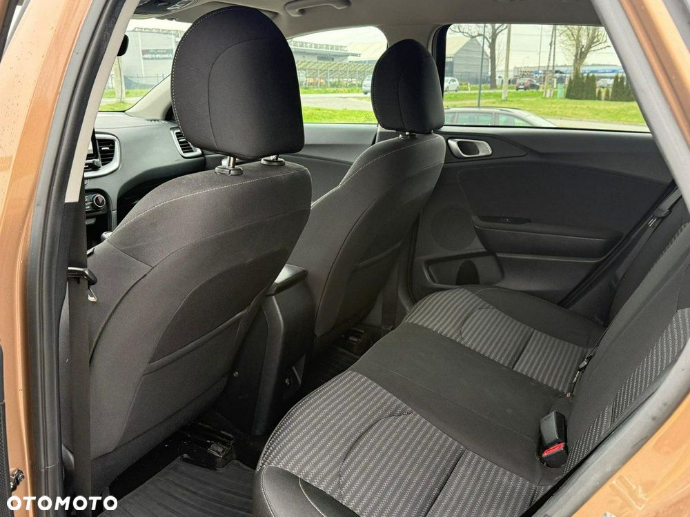 Kia Ceed 1.5 T-GDI Business Line - 12