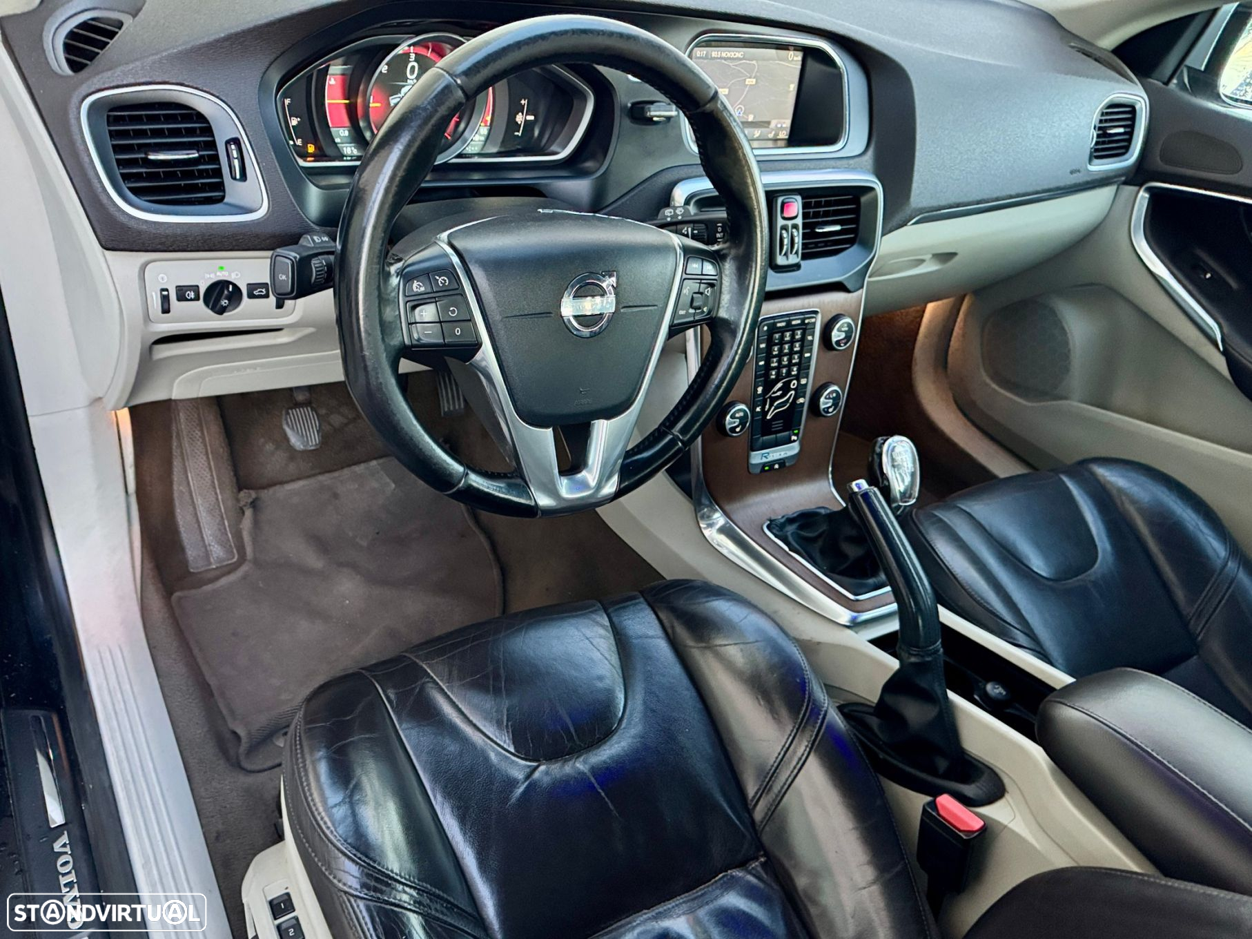 Volvo V40 1.6 D2 R-Design Momentum - 4