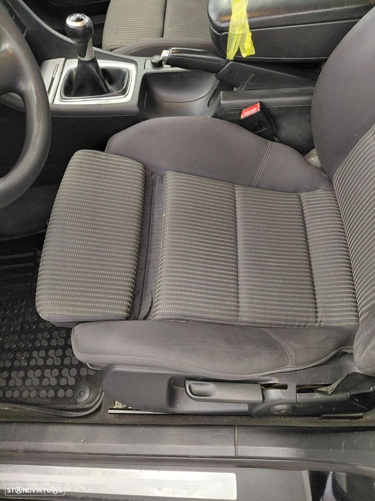 Audi A4 Avant 2.0 TDi - 17
